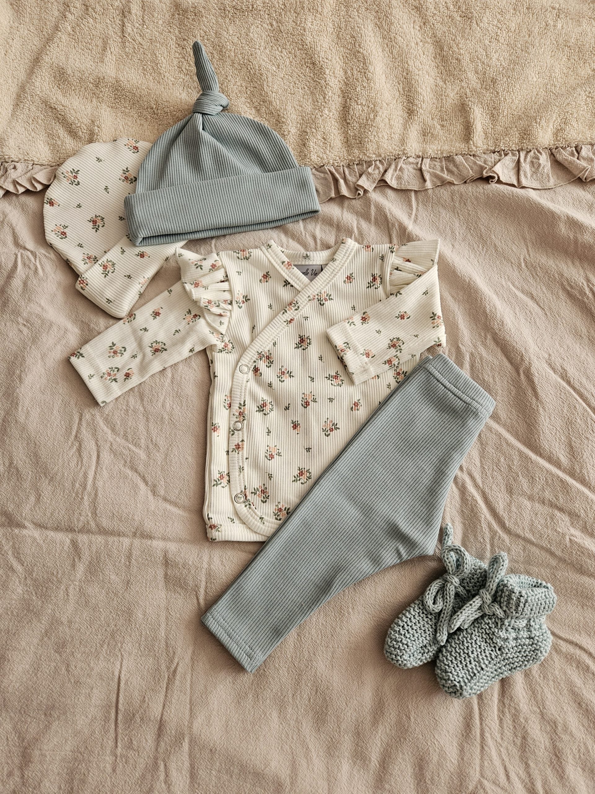 Overslagshirtje kleine bloemetjes