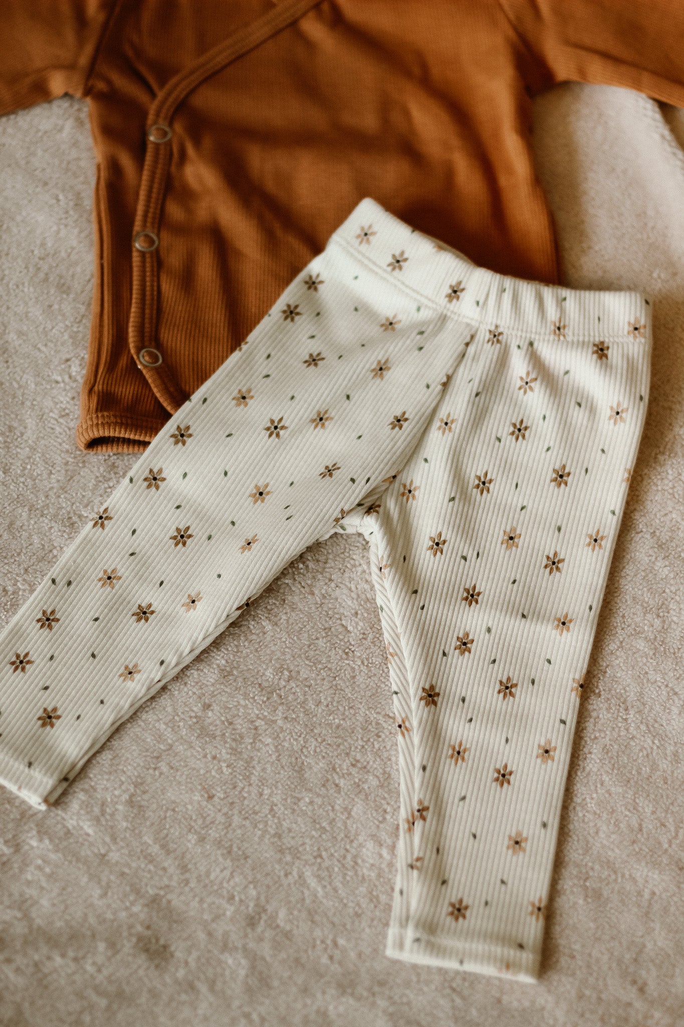 Broekje little flower naturel