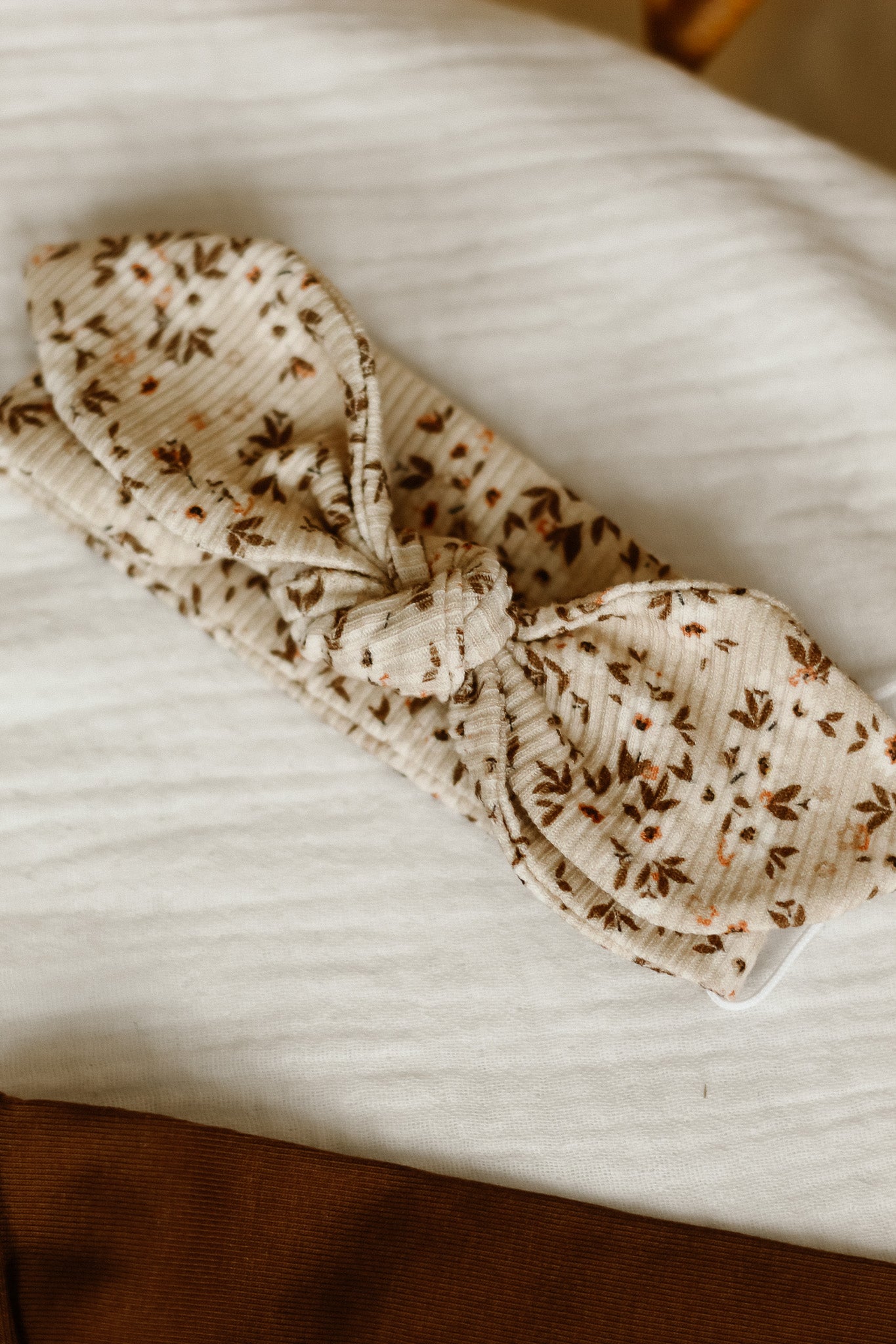 Haarbandje rib blossom beige