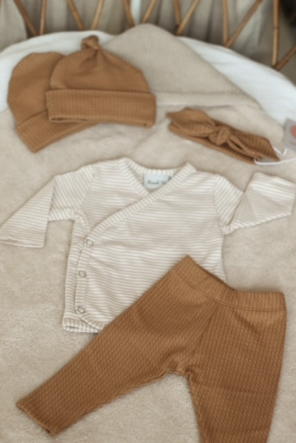 Broekje mini cable camel