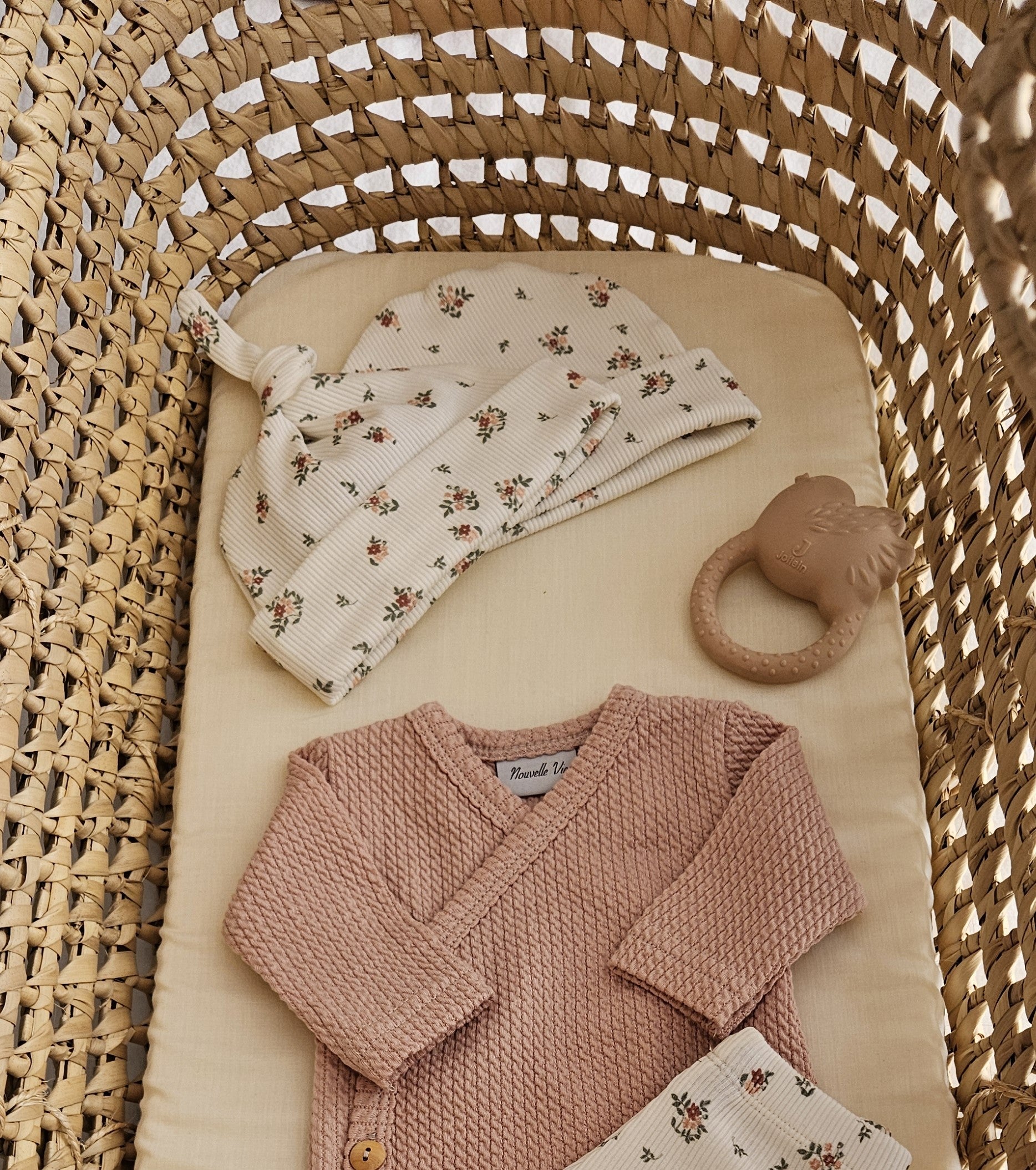 Mutsje kleine bloemetjes