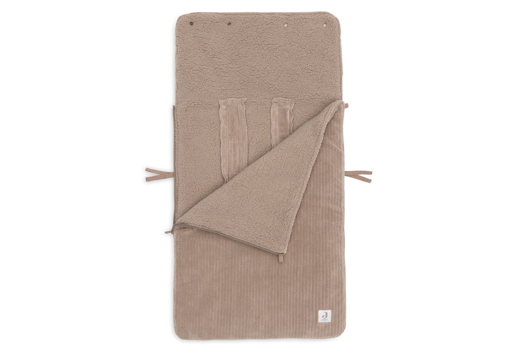 Voetenzak cloudy rib milky coffee