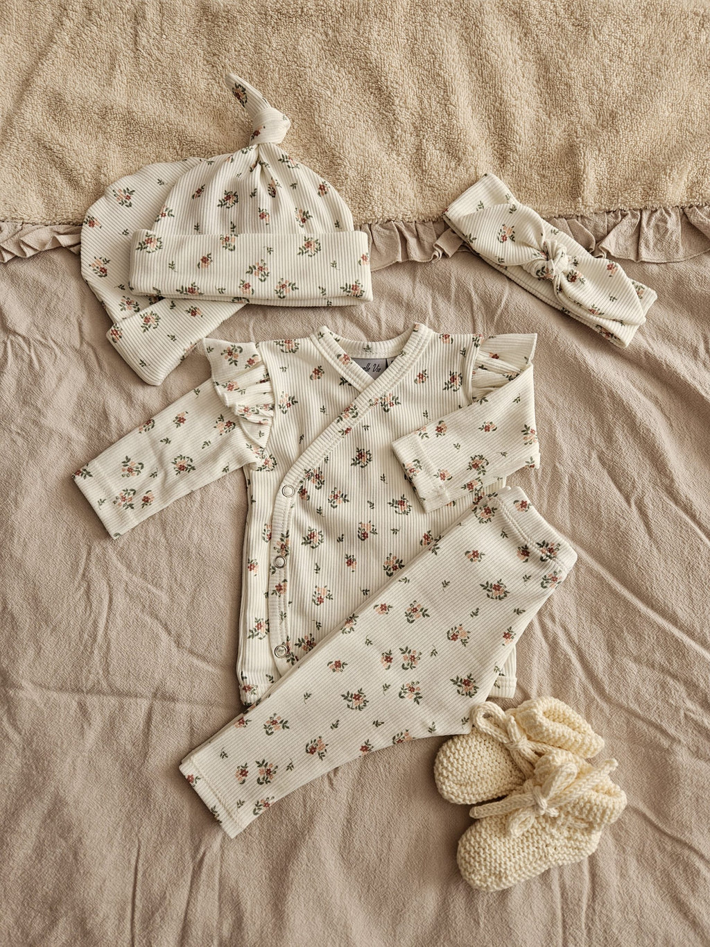 Overslagshirtje kleine bloemetjes