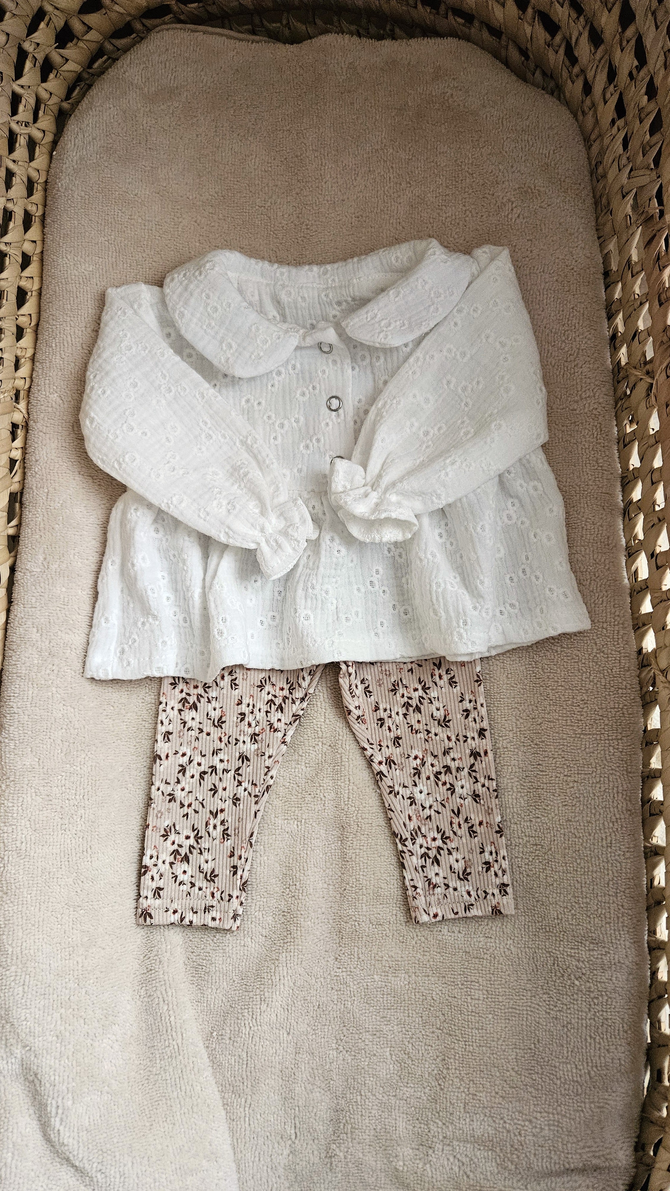 Bloesje millefleurs off white