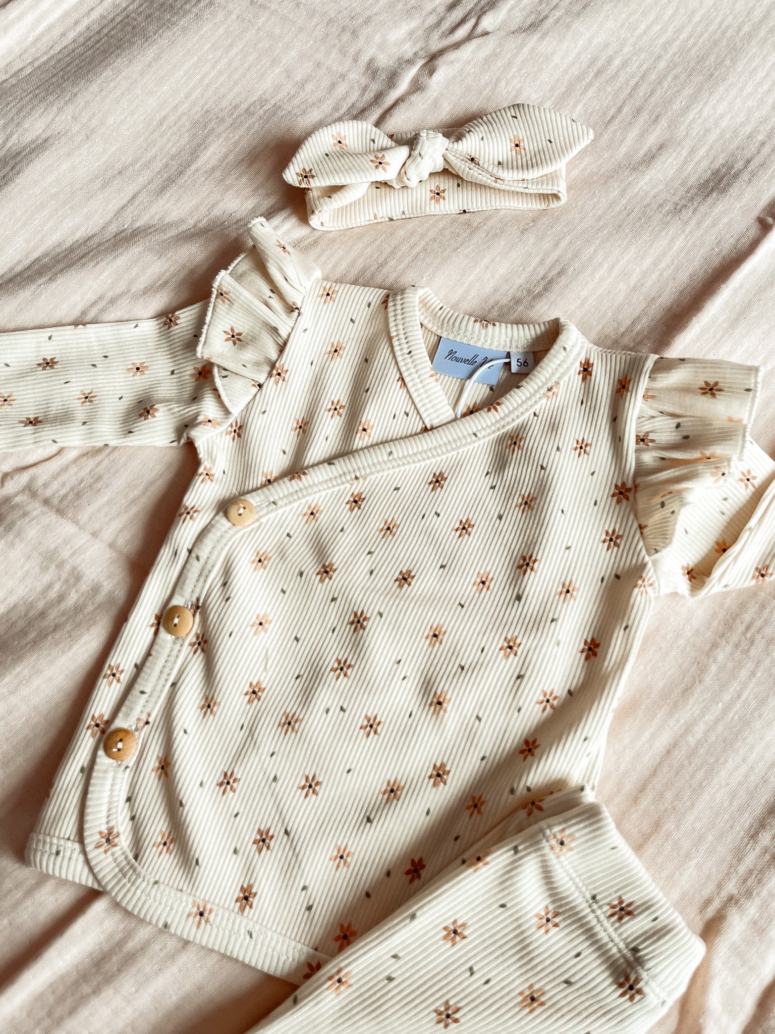 Overslagshirtje little flower naturel